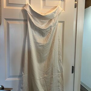 Elegant White Strapless Dress